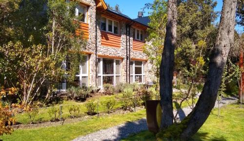 Two-Bedroom Apartment with Mountain View