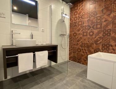 Standard Double Room with Bath