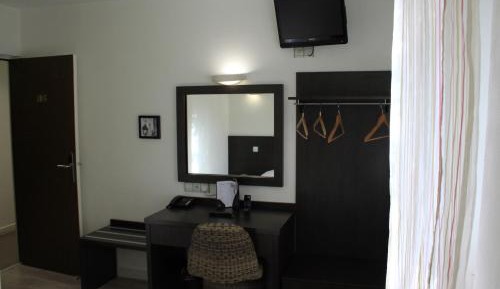 Family Room (5 Adults)