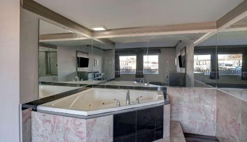 Deluxe Queen Room with Two Queen Beds - Smoking