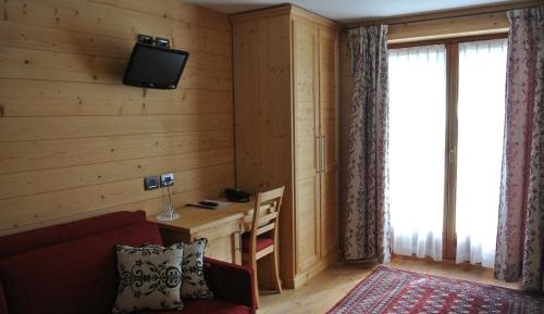 Deluxe Twin Room with Mountain View