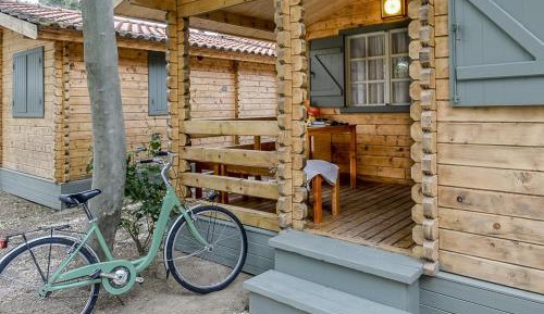One-Bedroom Bungalow