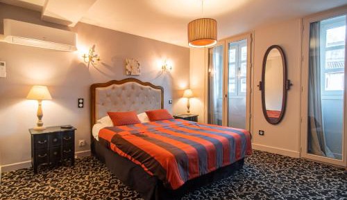 Classic Double Room with City View