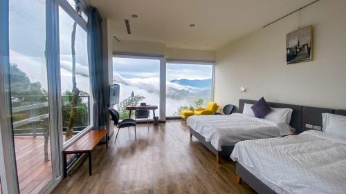 Twin Room with Mountain View