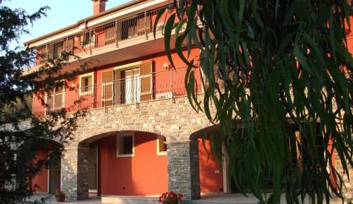 Superior One-Bedroom Apartment