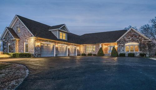 Six Bedroom Holiday Home