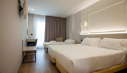 Double Room with Extra Bed (2 Adults + 1 Child)