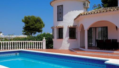 Villa with Garden View
