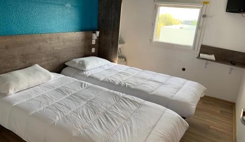 Twin Room with Shared Bathroom