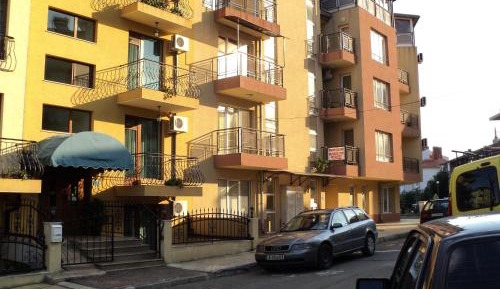 Studio with Balcony
