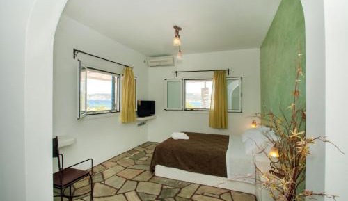 Standard Studio with living room