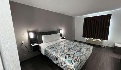 Queen Room - Disability Access - Non-Smoking