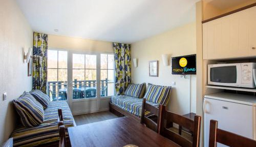 Select One-Bedroom Apartment (7 People)