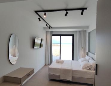 Deluxe Triple Room with Sea View