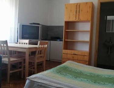 Economy Quadruple Room with Private Bathroom