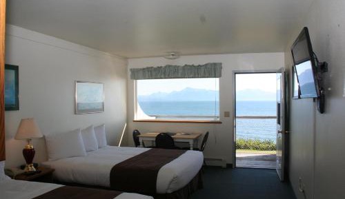 Beachfront Queen Room with Two Queen Beds