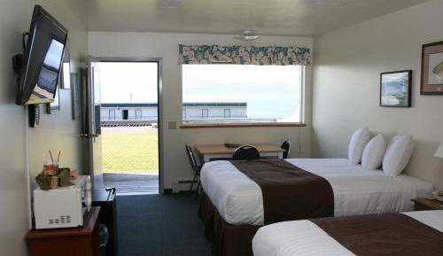 Queen Room with Two Queen Beds and Ocean View