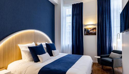 Deluxe King Room