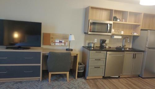 Studio Suite with Hearing Accessible Tub