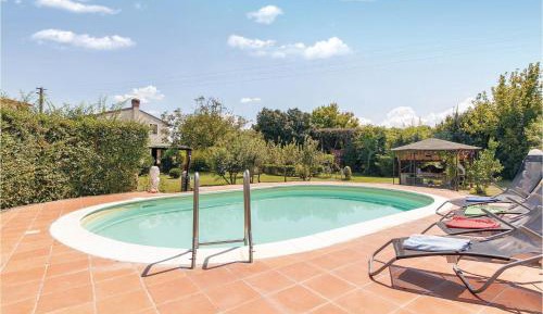 One-Bedroom Holiday Home