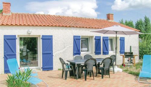 One-Bedroom Holiday Home