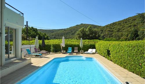 Three-Bedroom Holiday Home 