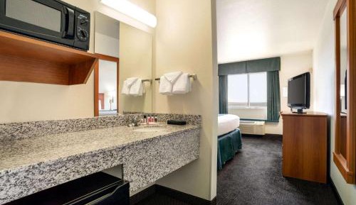 Double Room with Two Double Beds - Non-Smoking