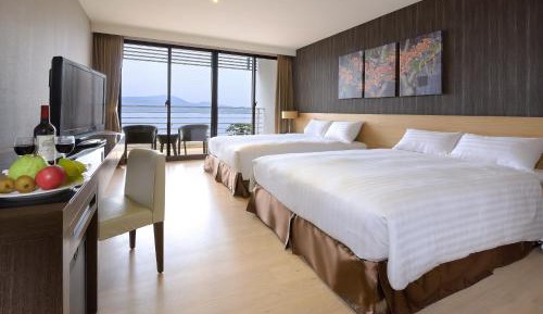 Quadruple Room with Lake View