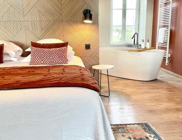 Deluxe Double Room with Shower