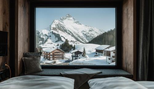 Deluxe Double Room with Mountain View