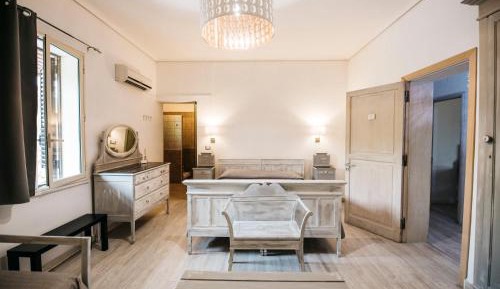 Triple Room with Private Bathroom