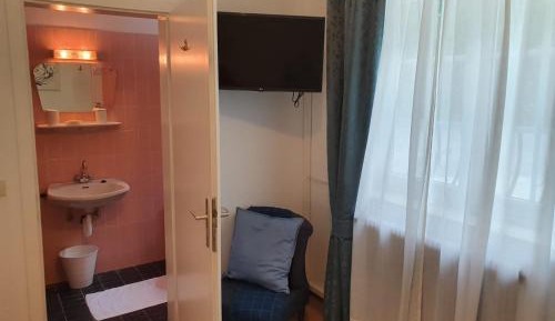 Budget Single Room