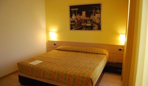 Double Room (1 Adult)