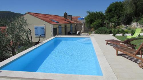 Two Bedroom Holiday Home with Terrace