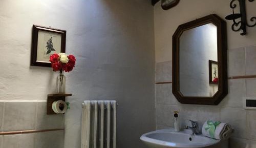 Single Room with Shared Bathroom