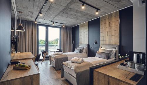 Superior Twin Room with River View