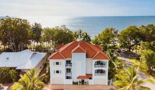 Villa - Beach Front
