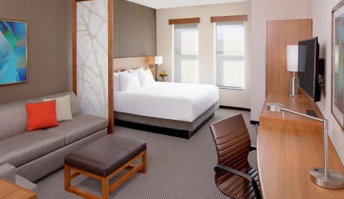 King Room with Sofa Bed and Accessible Shower - Disability Access