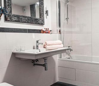 Large Suite