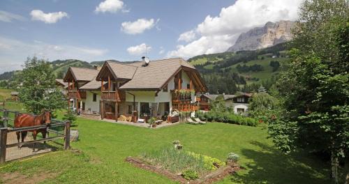 One-Bedroom Apartment with Garden View