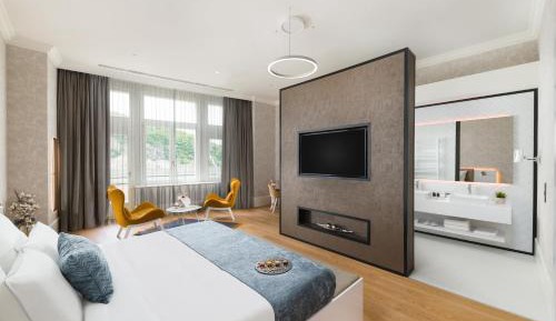 Ambassador Suite with Danube view