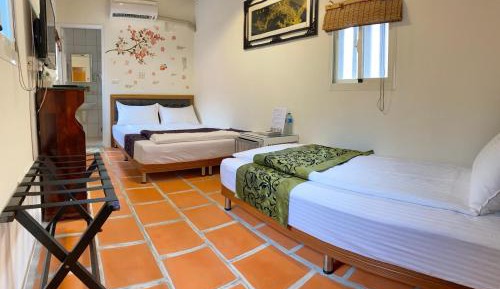 Triple Room with Private Bathroom