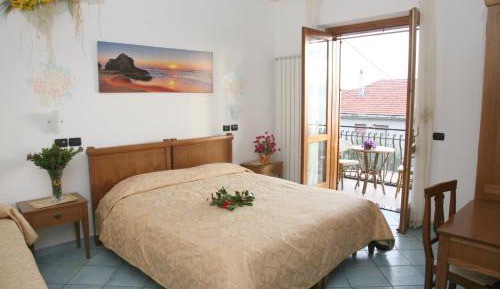 Standard Double or Twin Room with Sea View
