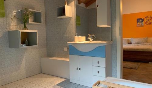 Large Double Room with Private Bathroom