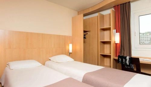 Standard Room with 2 Single Beds