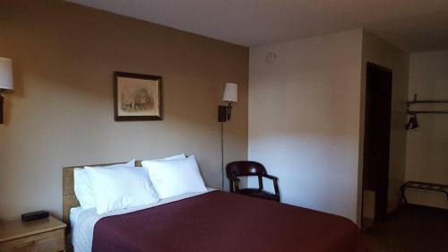 Standard Queen Room