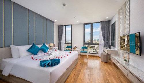 Deluxe Double Room with City View