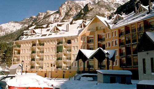 Apartment (2-4 Adults)