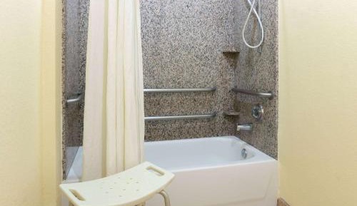 King Room with Bath Tub - Mobility/Hearing Accessible - Non-Smoking
