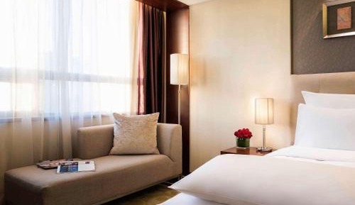 Deluxe King Bed
